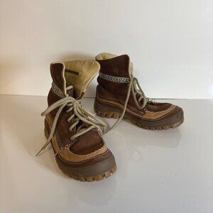 Gosh Ankle Boots Womens Size 7.5 Lace Up Stitched Leather Upper Rubber Sole